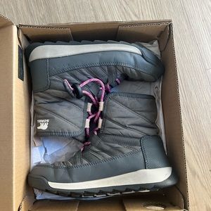 Sorel youth Whitney short lace boots size 2